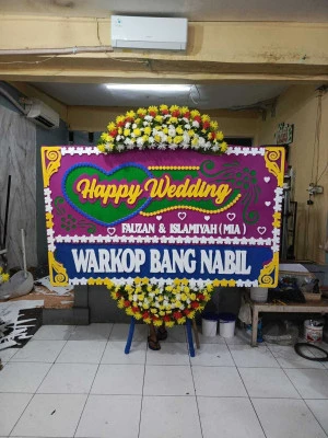 Papan Bunga di Pinggir Karanggede